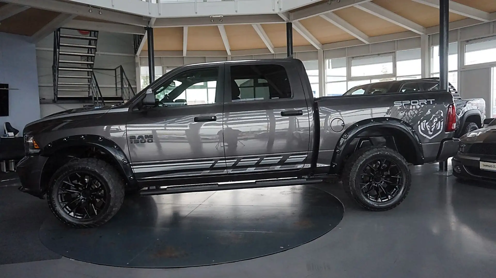 Dodge RAM 1500 HEMI 5.7 * SPORT*4x4*hoch+breit*AHK Grau - 2