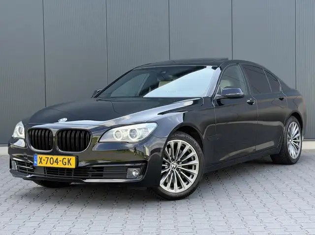 BMW 740 7-serie 740i Individual Edition Facelift - Schuifd