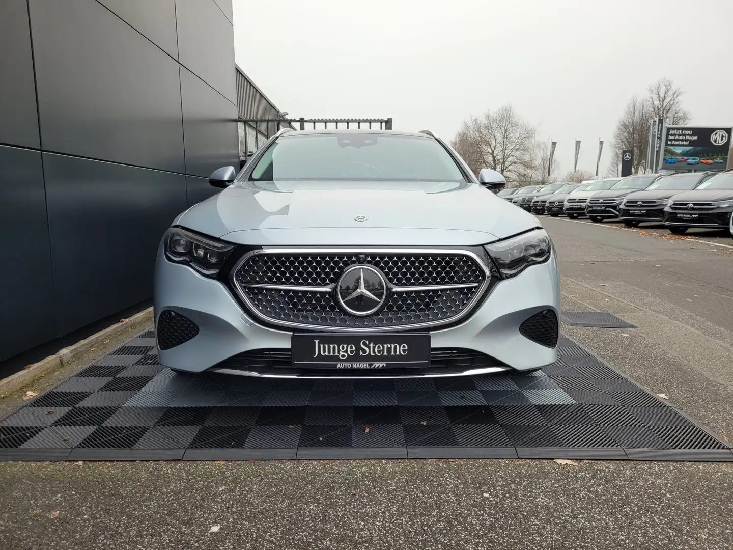 Mercedes-Benz E 300 E 300 de T-Modell Advanced Plus+Airmatic+PSD+AHK Silber - 2