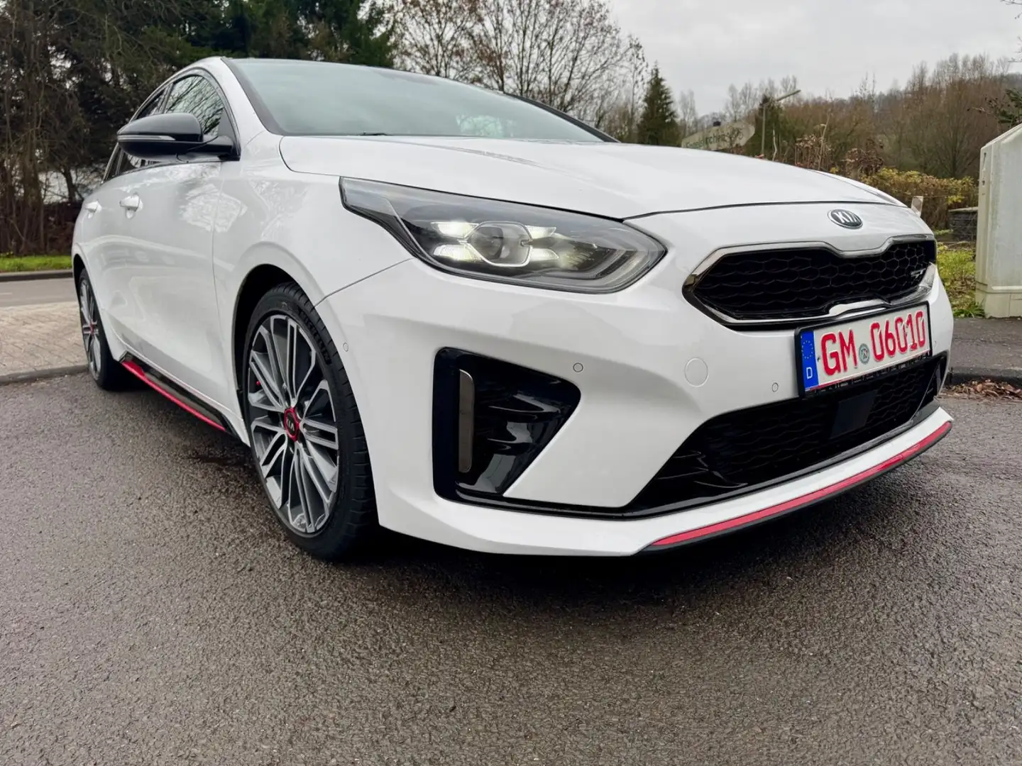 Kia ProCeed / pro_cee'd ProCeed GtAut.Voll!GarantiPanoramLederTop Blanc - 1