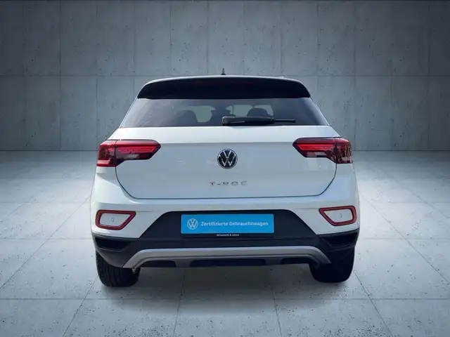 Volkswagen T-Roc view 4