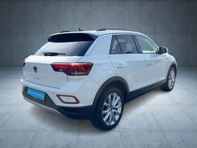 Volkswagen T-Roc view 5