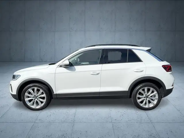 Volkswagen T-Roc view 2