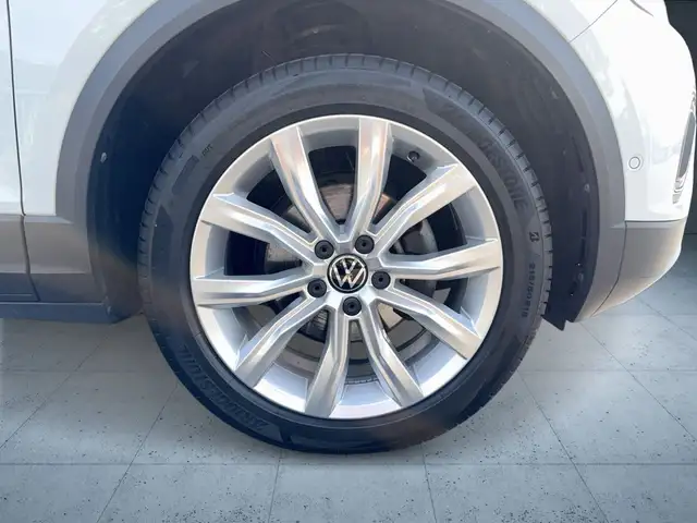 Volkswagen T-Roc view 7