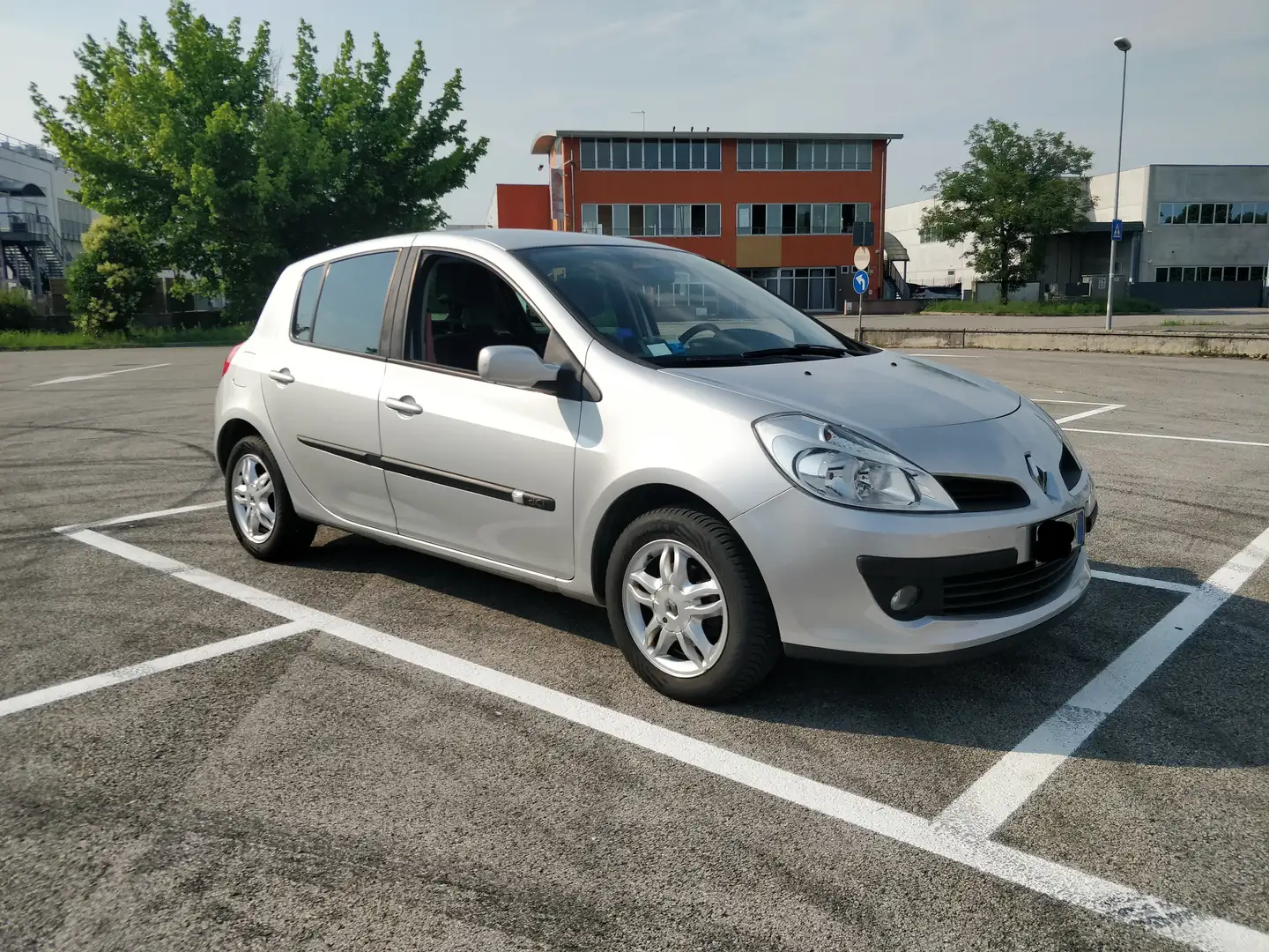 Renault Clio Clio 5p 1.2 16v Le Iene Grigio - 2