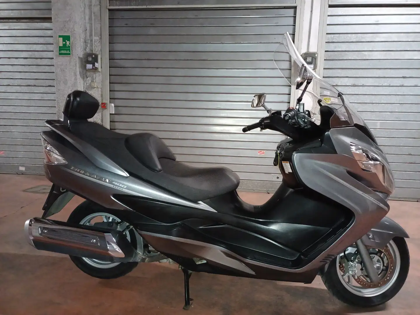 Suzuki Burgman 400 Comfort Editions Grigio - 2