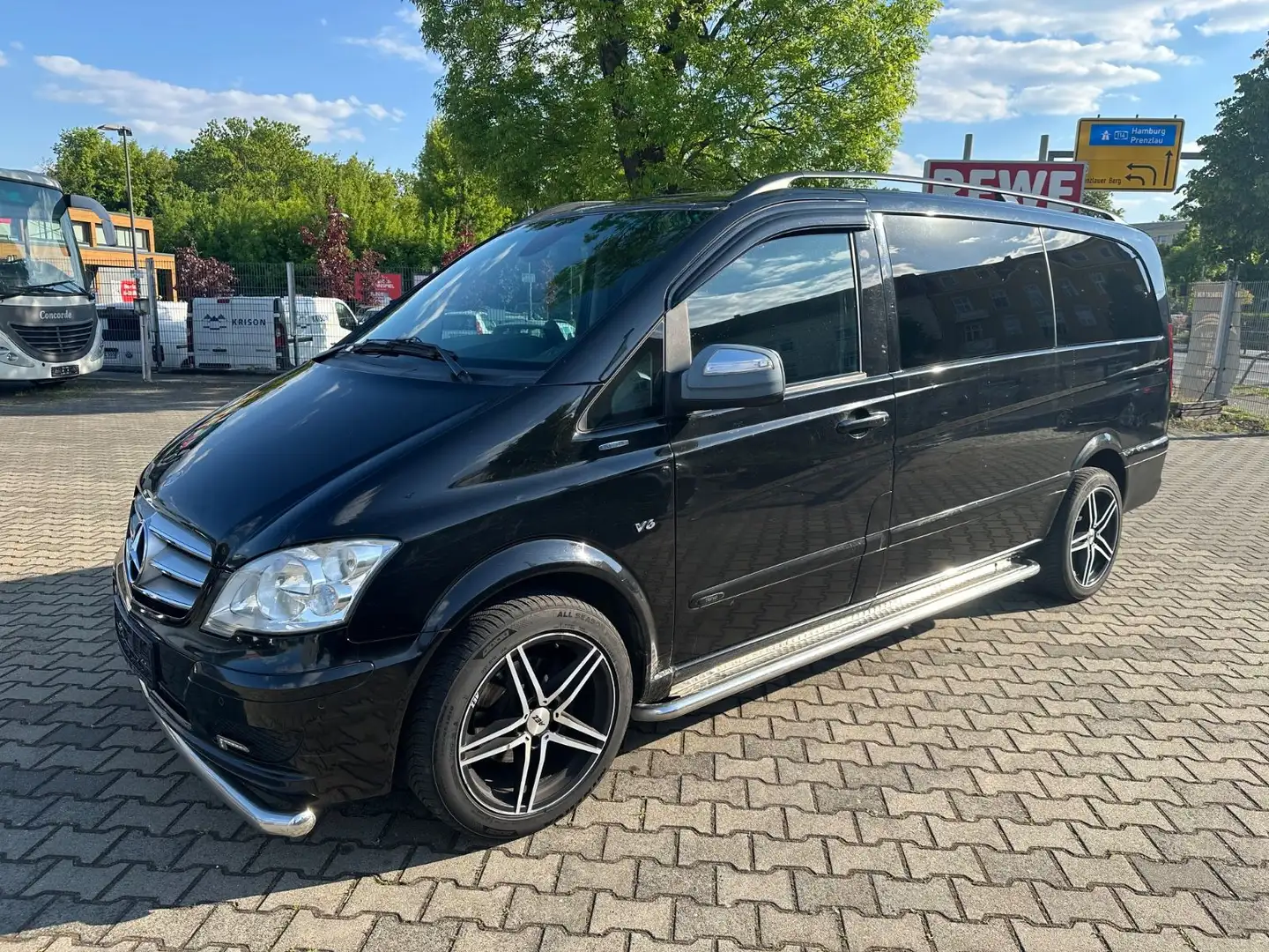 Mercedes-Benz Viano 3.0 CDI Edition lang / DVD / TISCH / NAVI Schwarz - 1