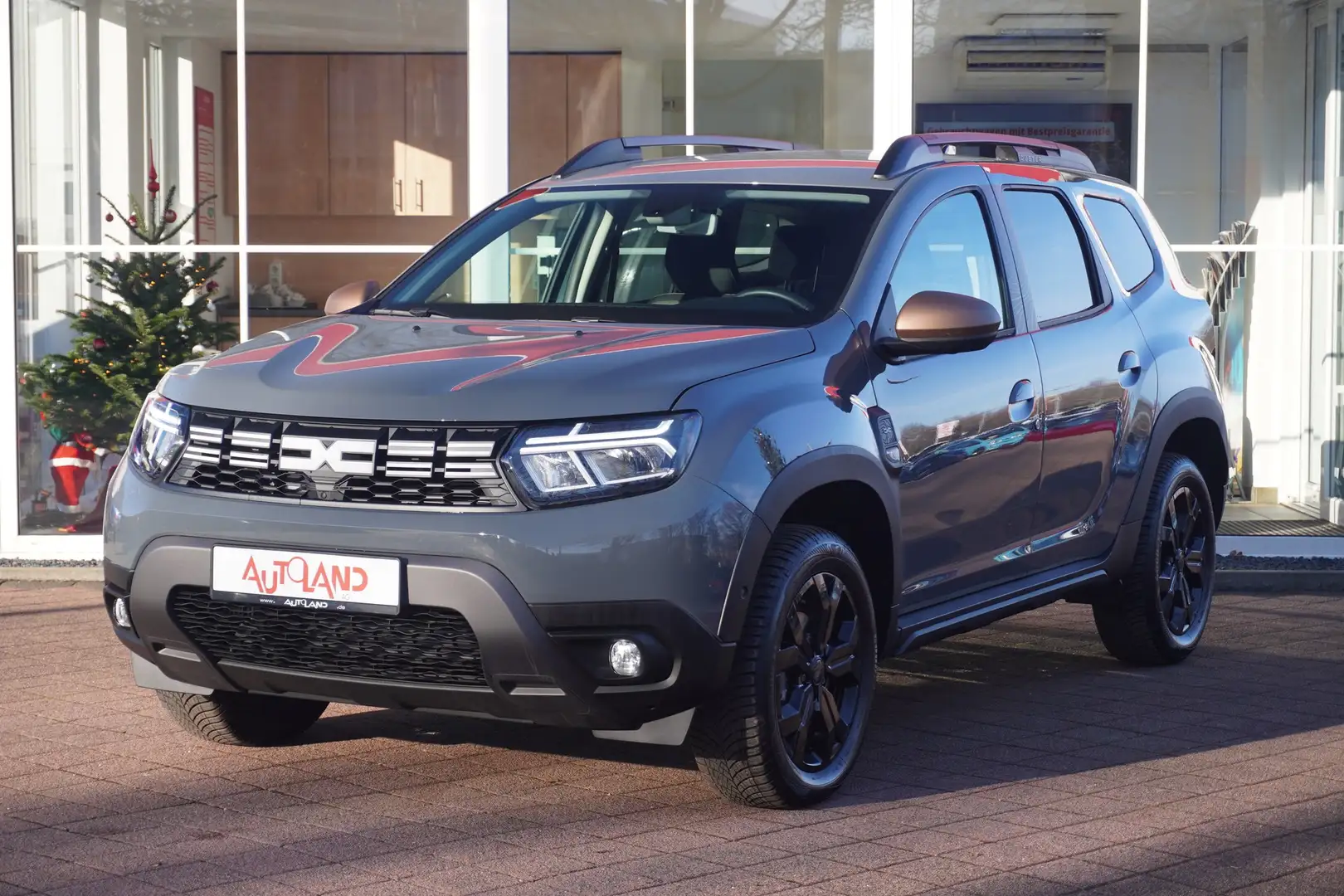 Dacia Duster II 1.3 TCE 150 Extreme Aut. LED Navi 360° Grau - 2
