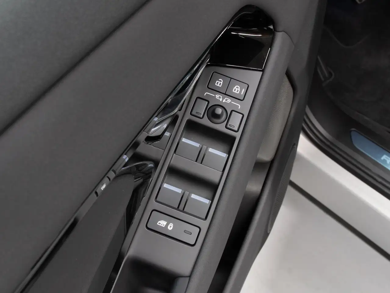 Land Rover Range Rover Evoque 2026 — фото 19
