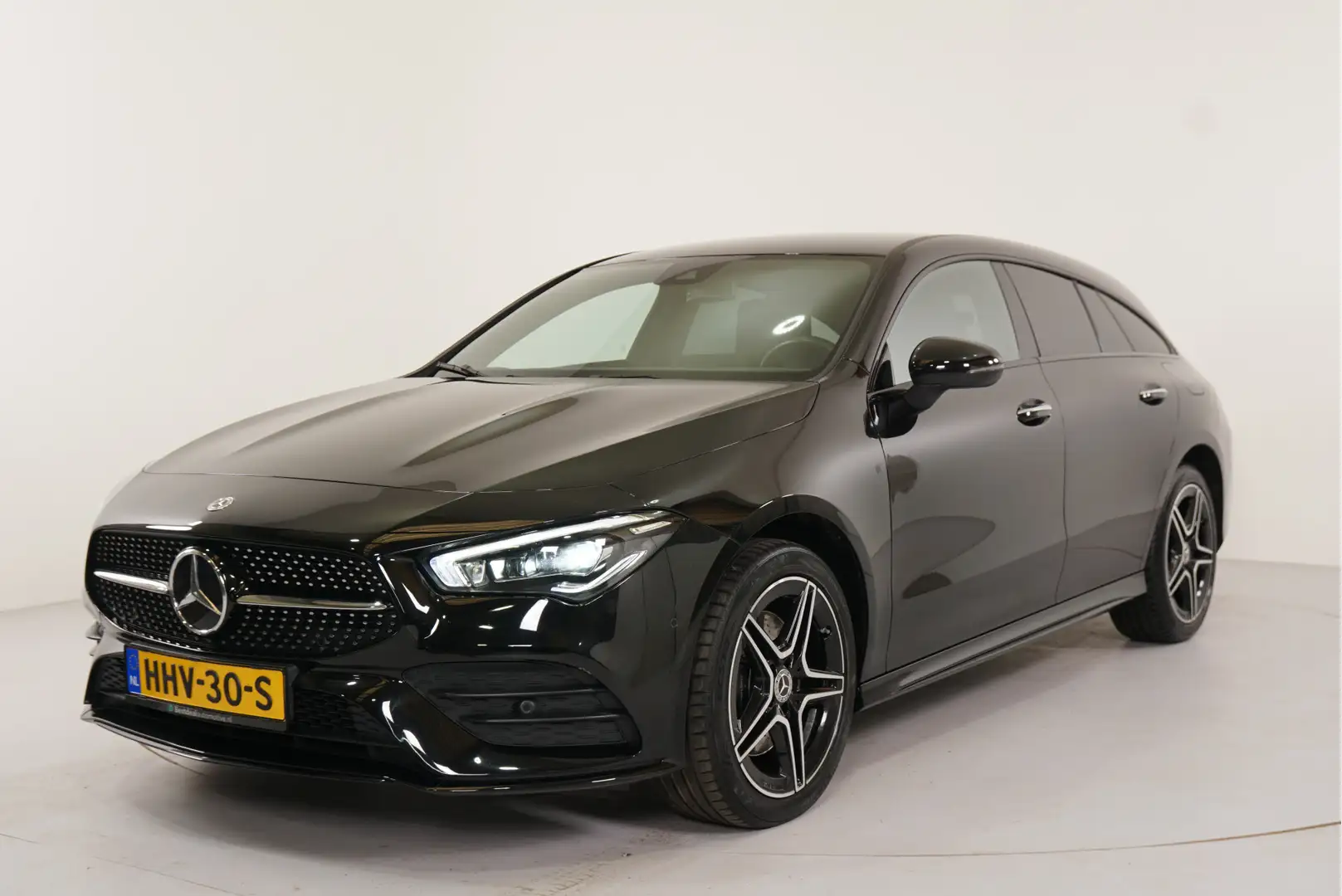 Mercedes-Benz CLA 250 Shooting Brake e PHEV AMG Line | Night Edition | M Zwart - 2