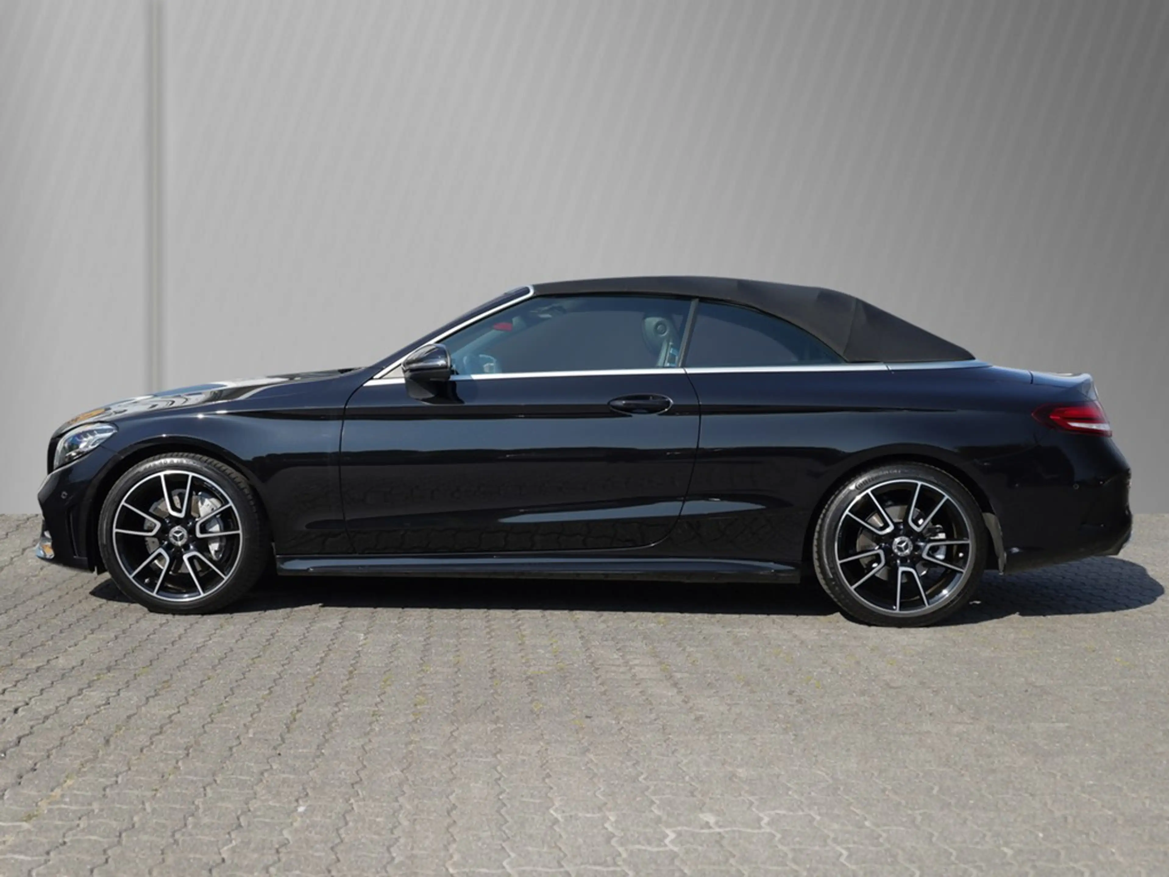 Mercedes-Benz C 200 AMG Line — photo 8