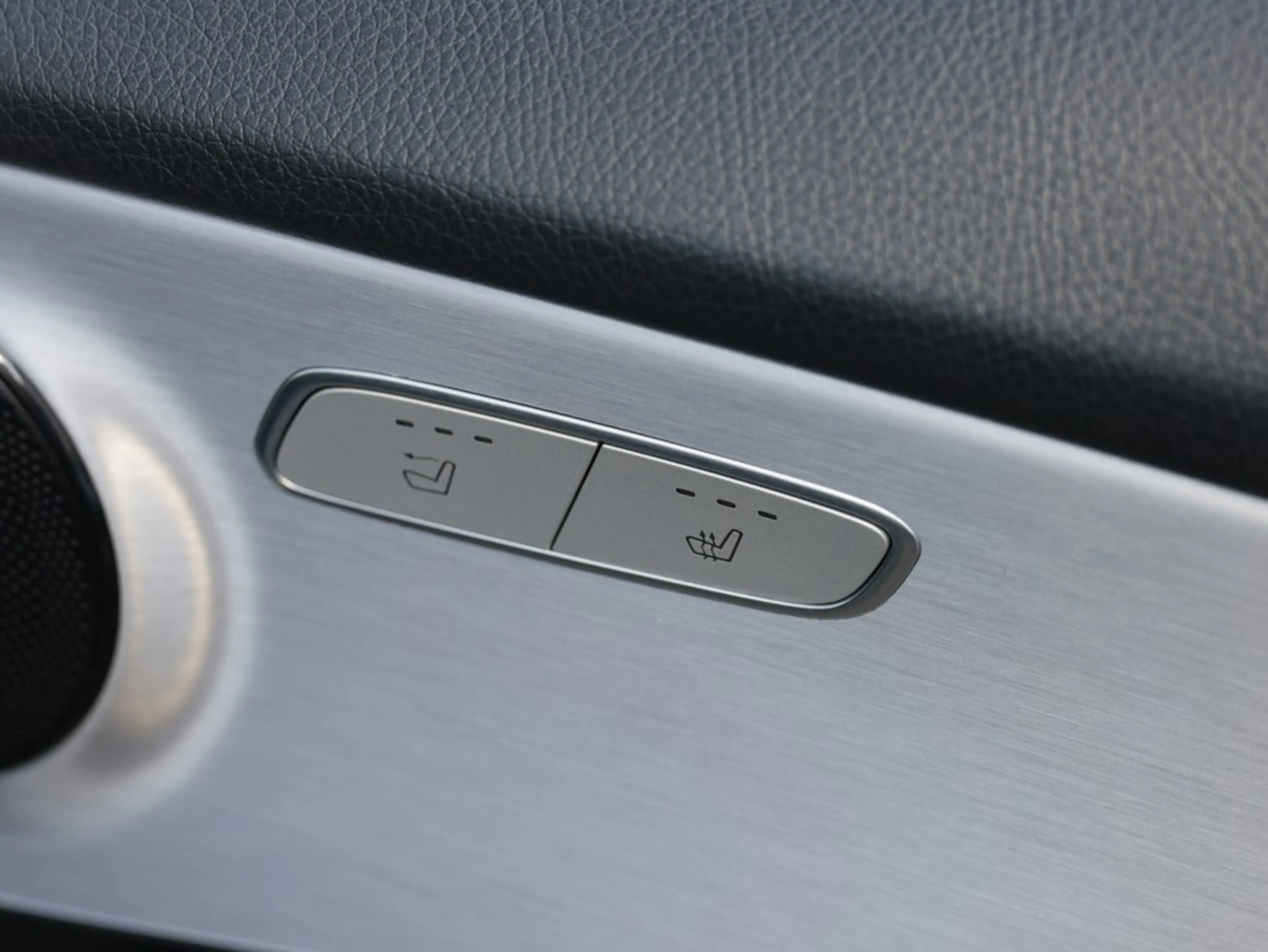 Mercedes-Benz C 200 AMG Line — photo 16