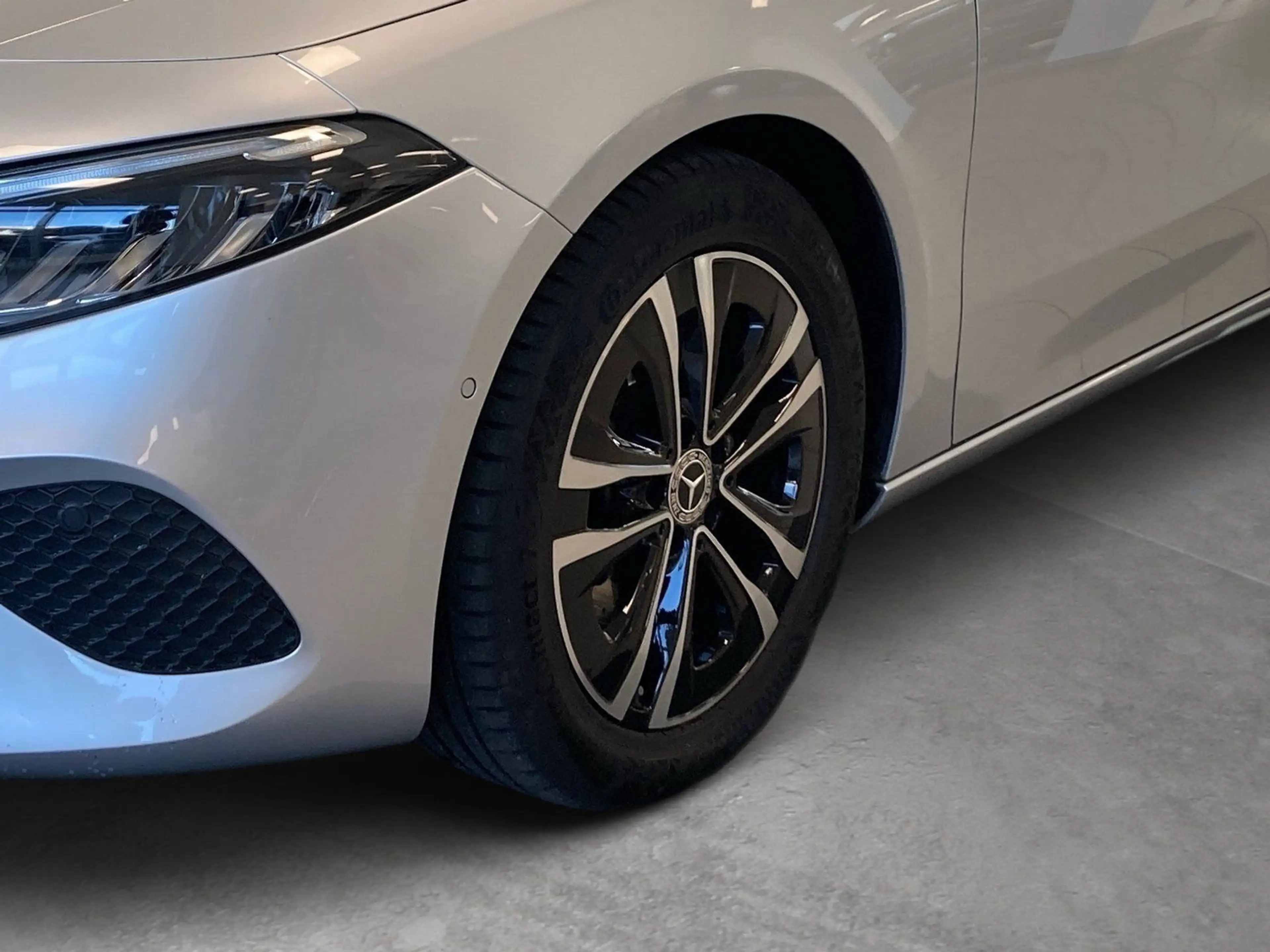 Mercedes-Benz A 180 d Lim. Progressive*LED*Kamera*Burmester* — photo 6