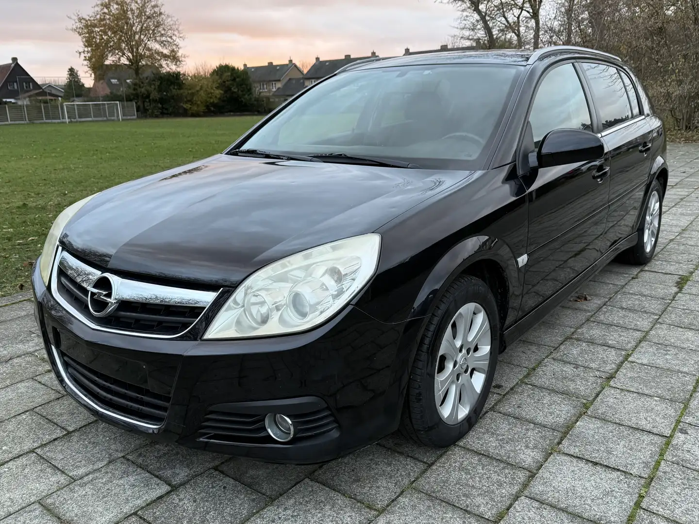 Opel Signum 1.9 CDTI Schwarz - 1