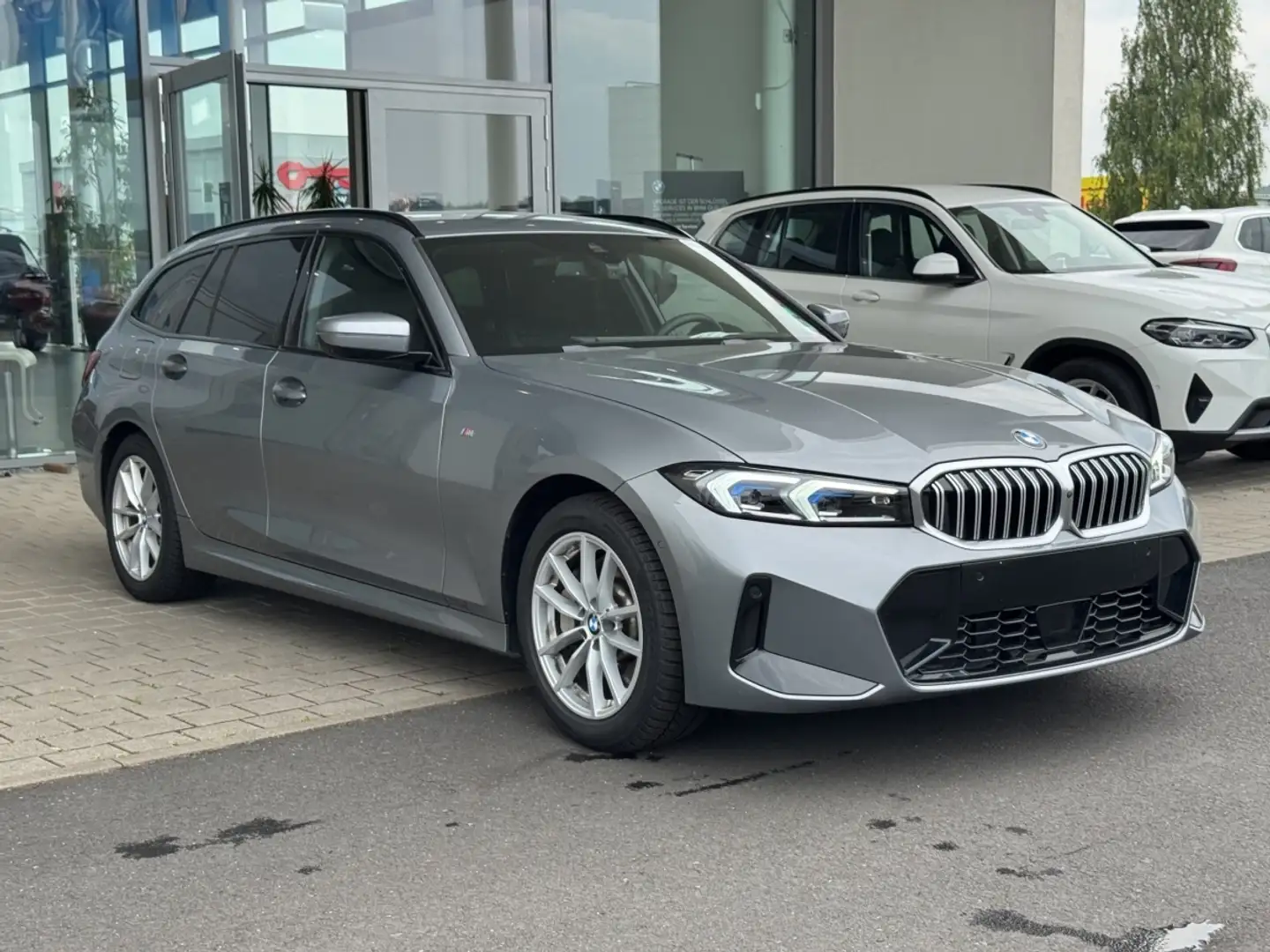 BMW 330 i xDrive Touring M Sportpaket Navi.Hifi.Park+ Grigio - 2