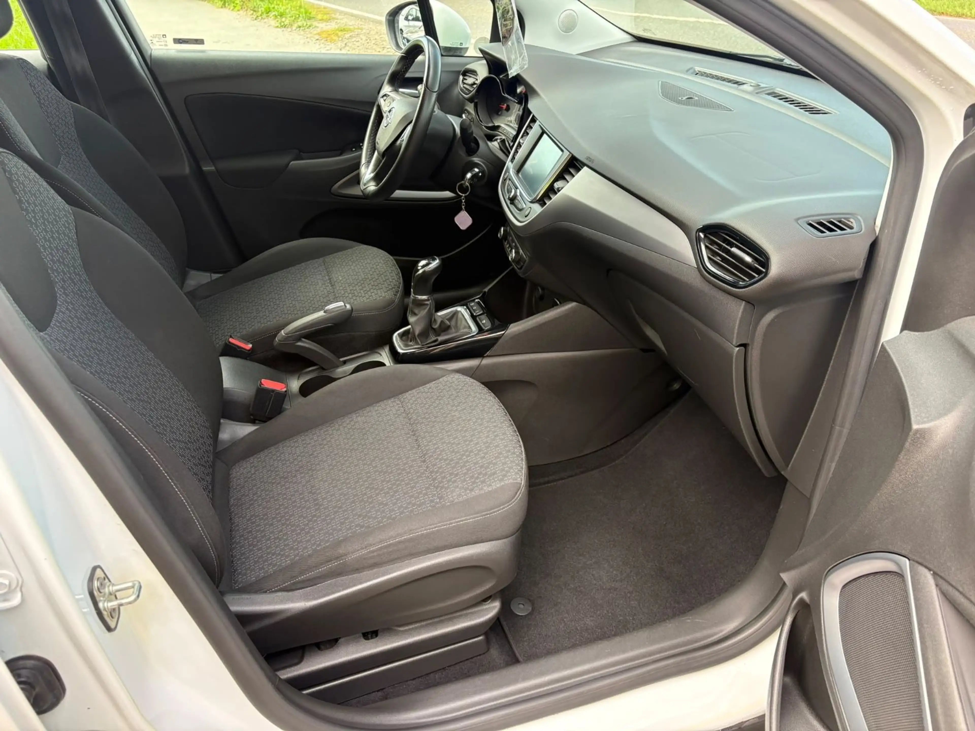 Opel Crossland X — photo 11