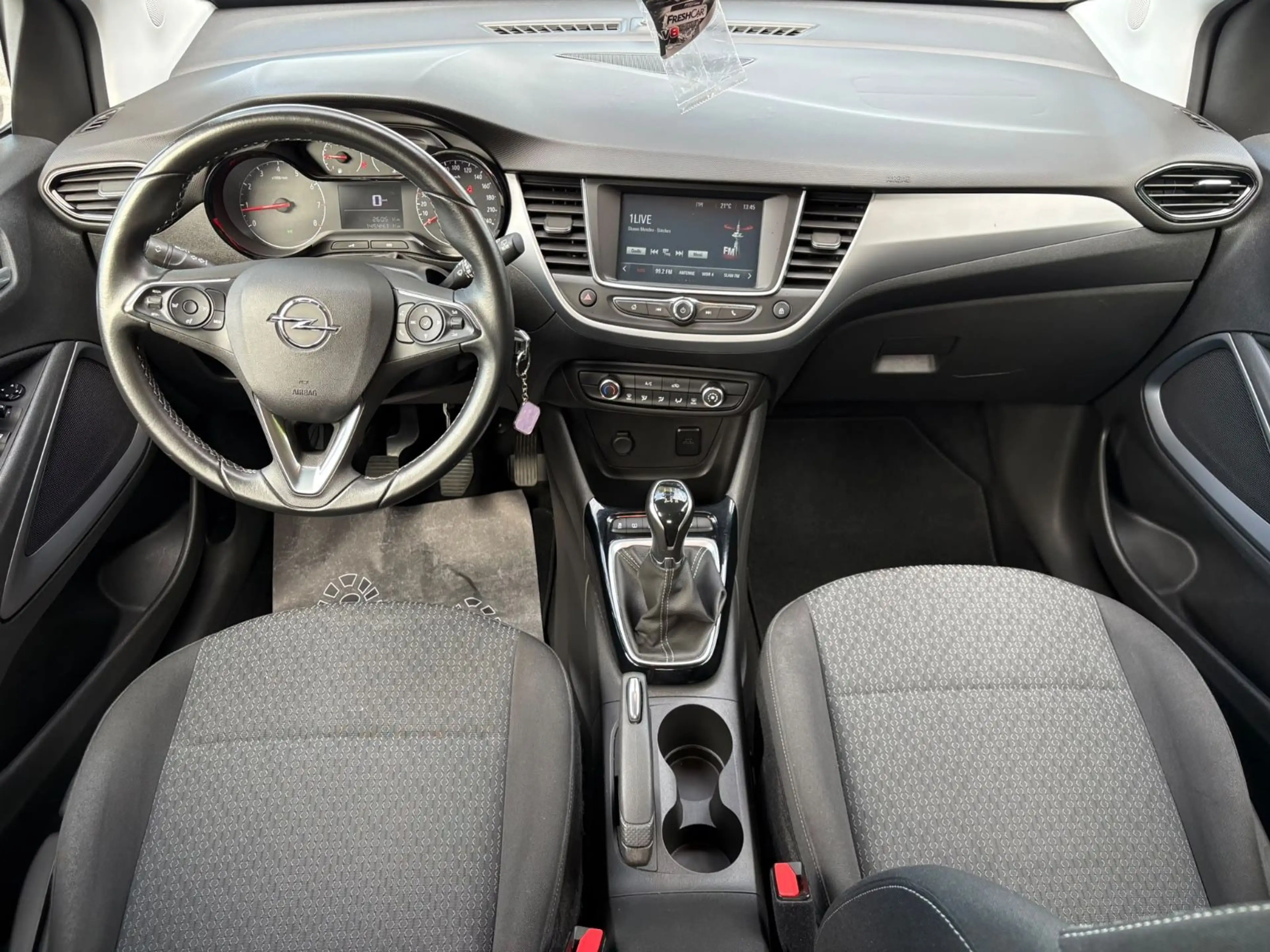 Opel Crossland X — photo 10