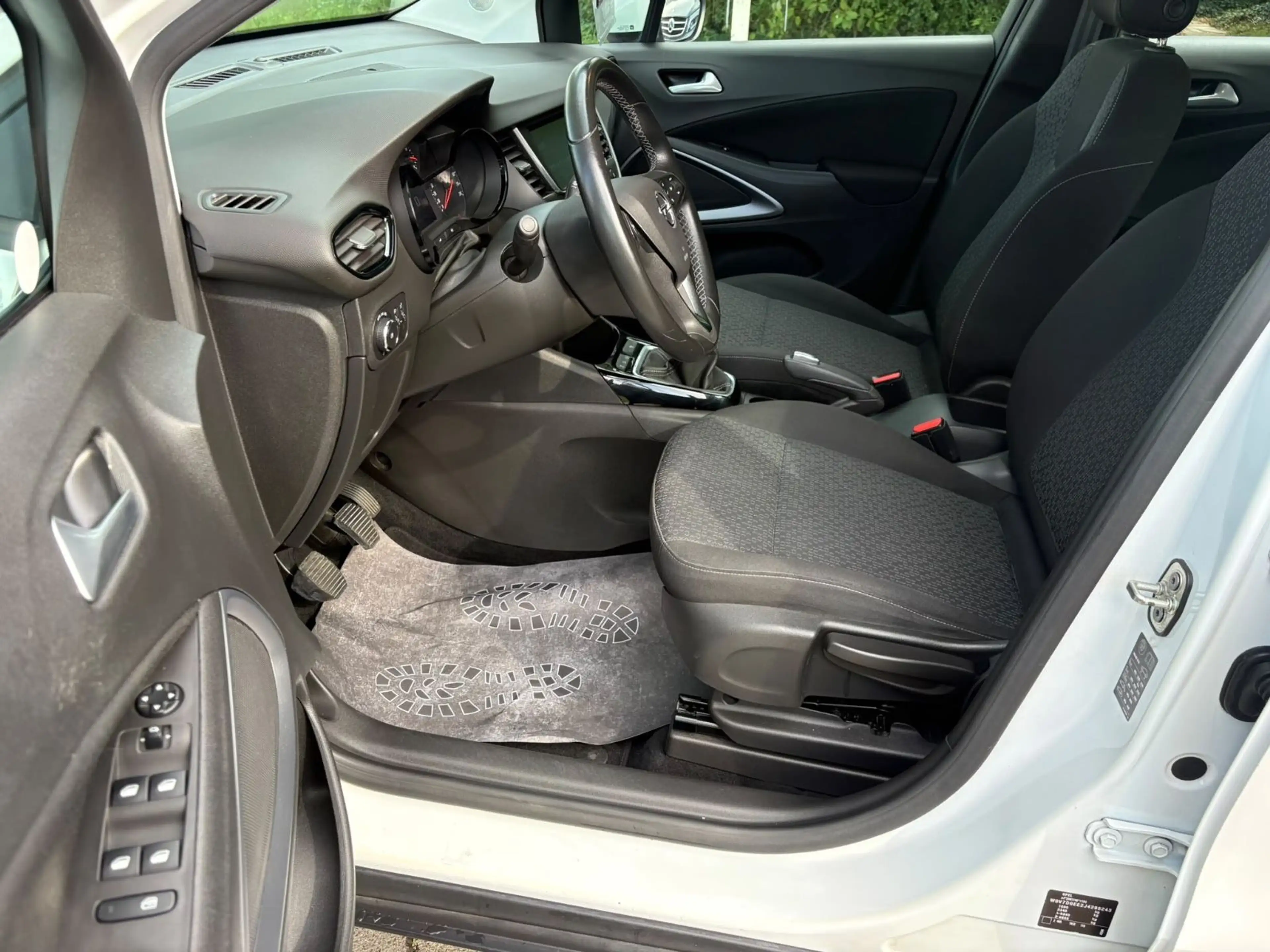Opel Crossland X — photo 8