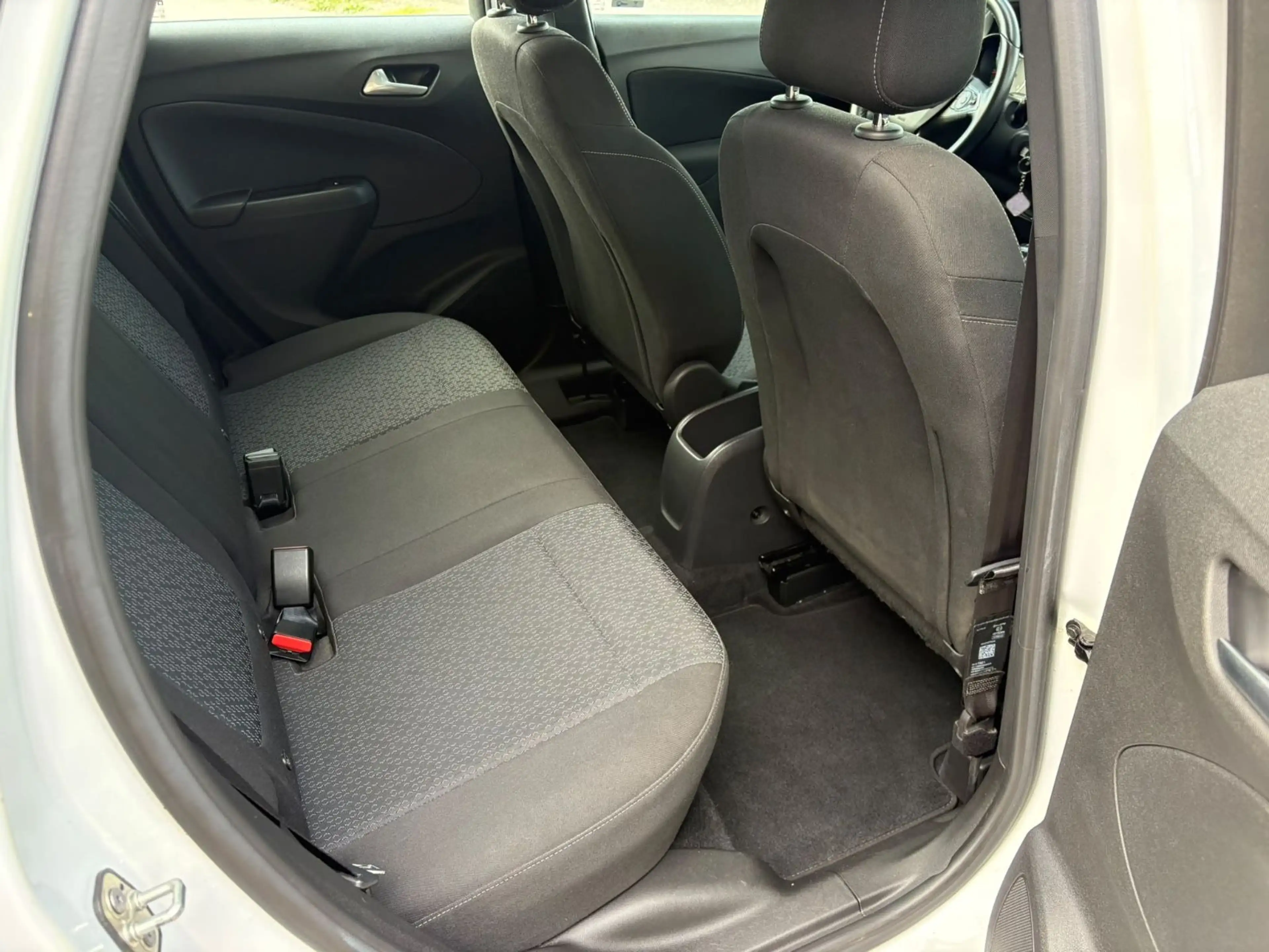 Opel Crossland X — photo 13