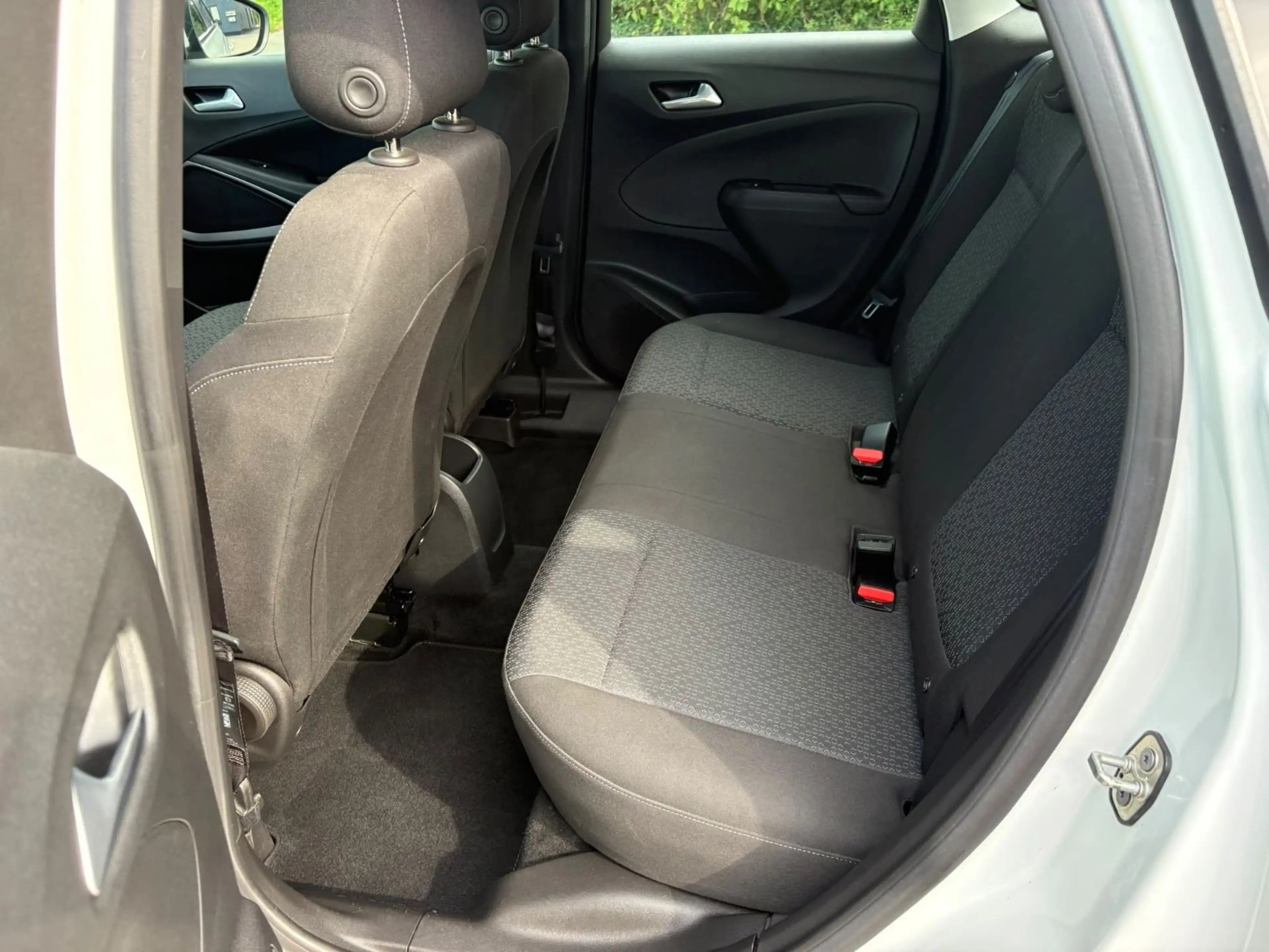 Opel Crossland X — photo 12