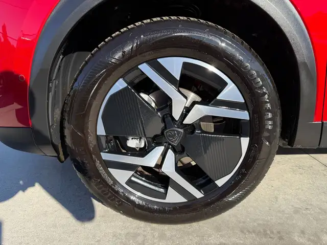 Peugeot 2008 view 12