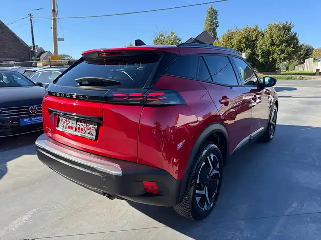 Peugeot 2008 view 5
