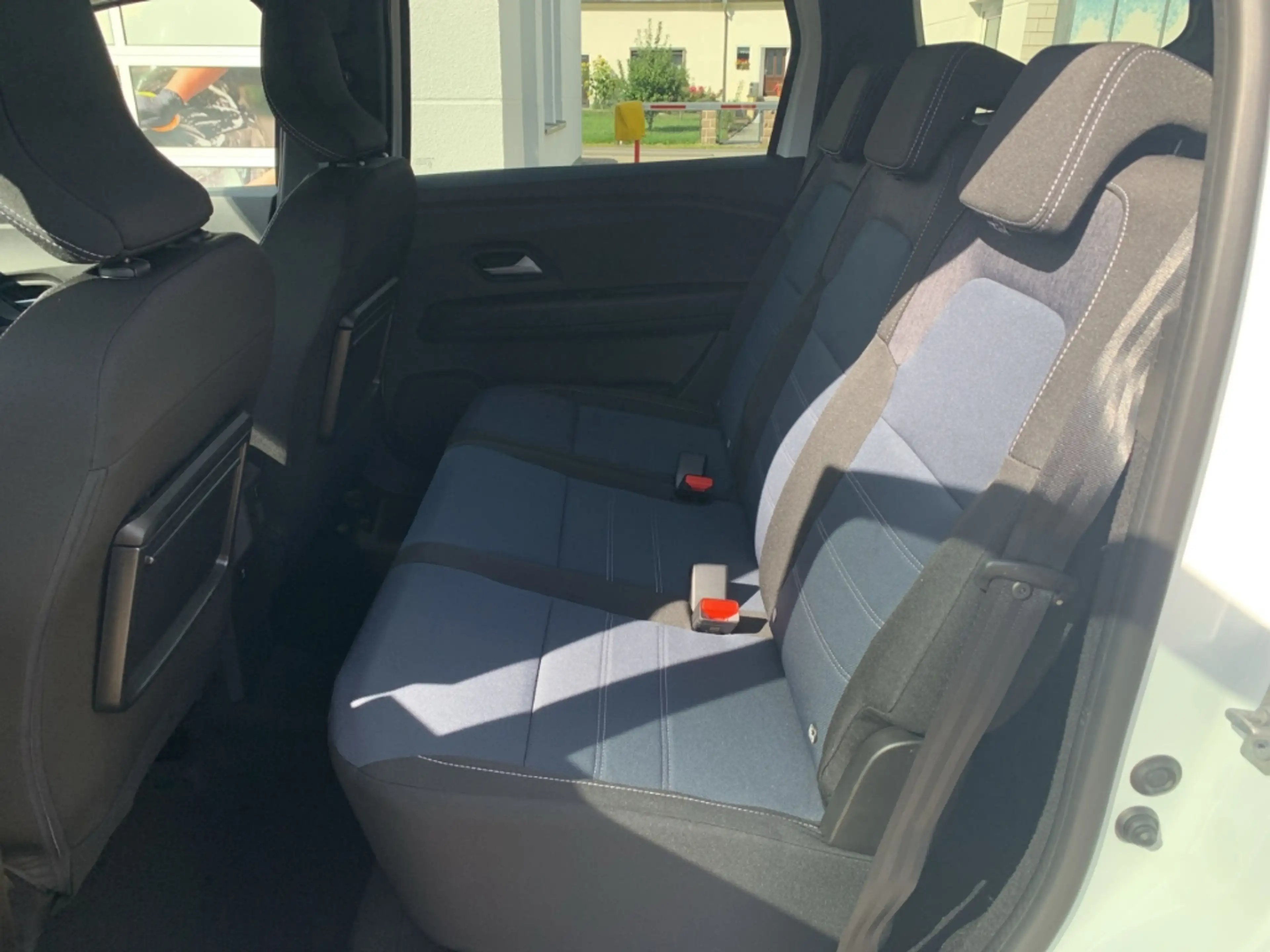 Dacia Jogger JOURNEY HYBRID 155 Journey SHZ+PDC+NAV+KAMERA+LED — photo 11