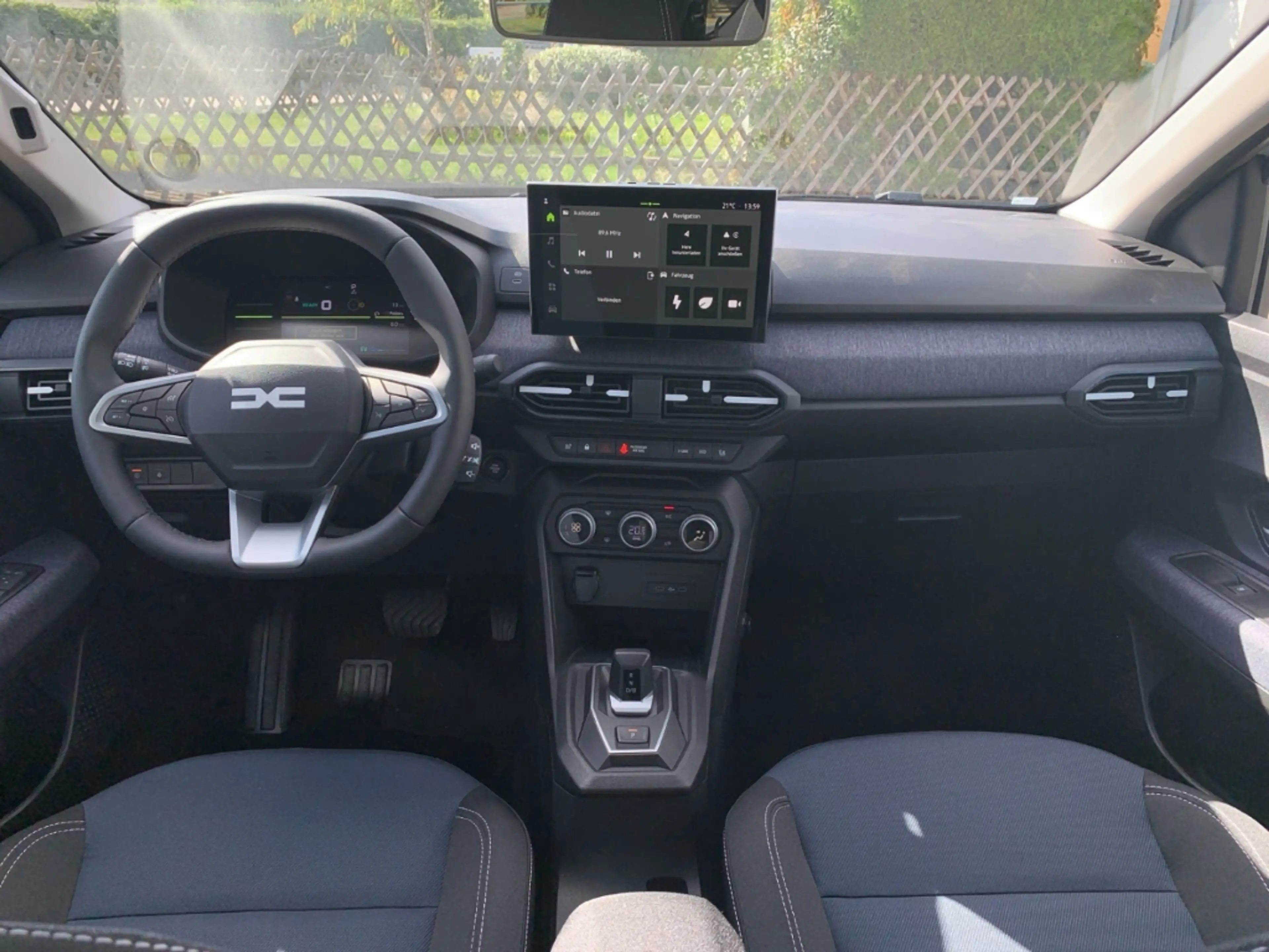 Dacia Jogger JOURNEY HYBRID 155 Journey SHZ+PDC+NAV+KAMERA+LED — photo 14