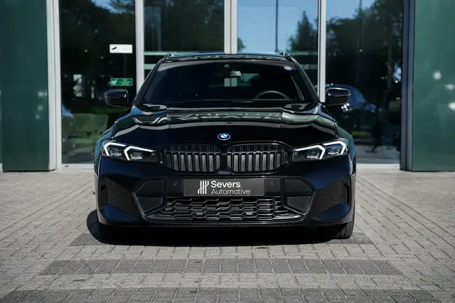 BMW 3 Series view 8