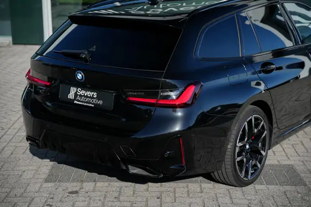 BMW 3 Series view 22