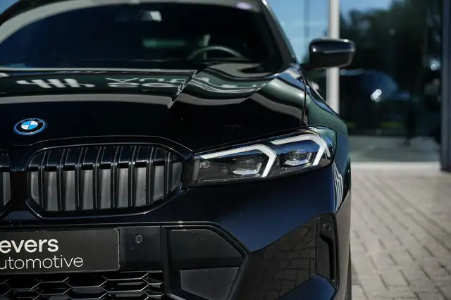 BMW 3 Series view 27