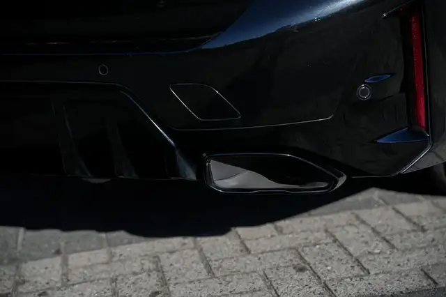 BMW 3 Series view 24
