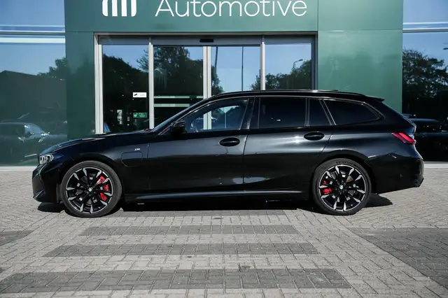 BMW 3 Series view 5