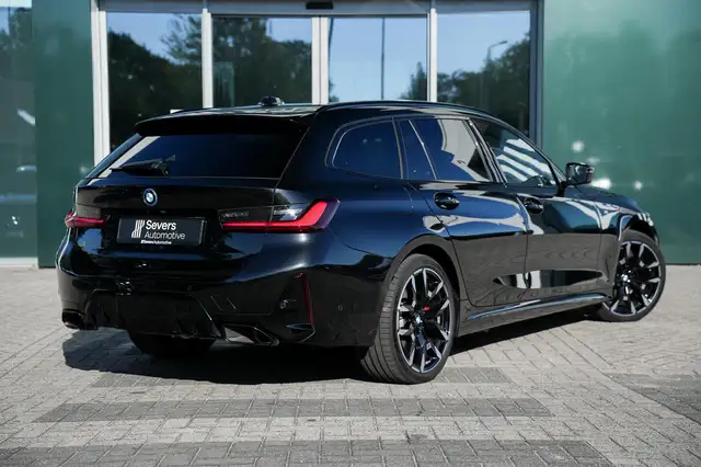 BMW 3 Series view 3