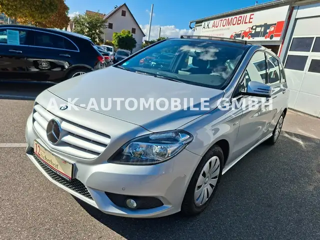 Mercedes-Benz B 200 BlueEfficiency 1-HAND