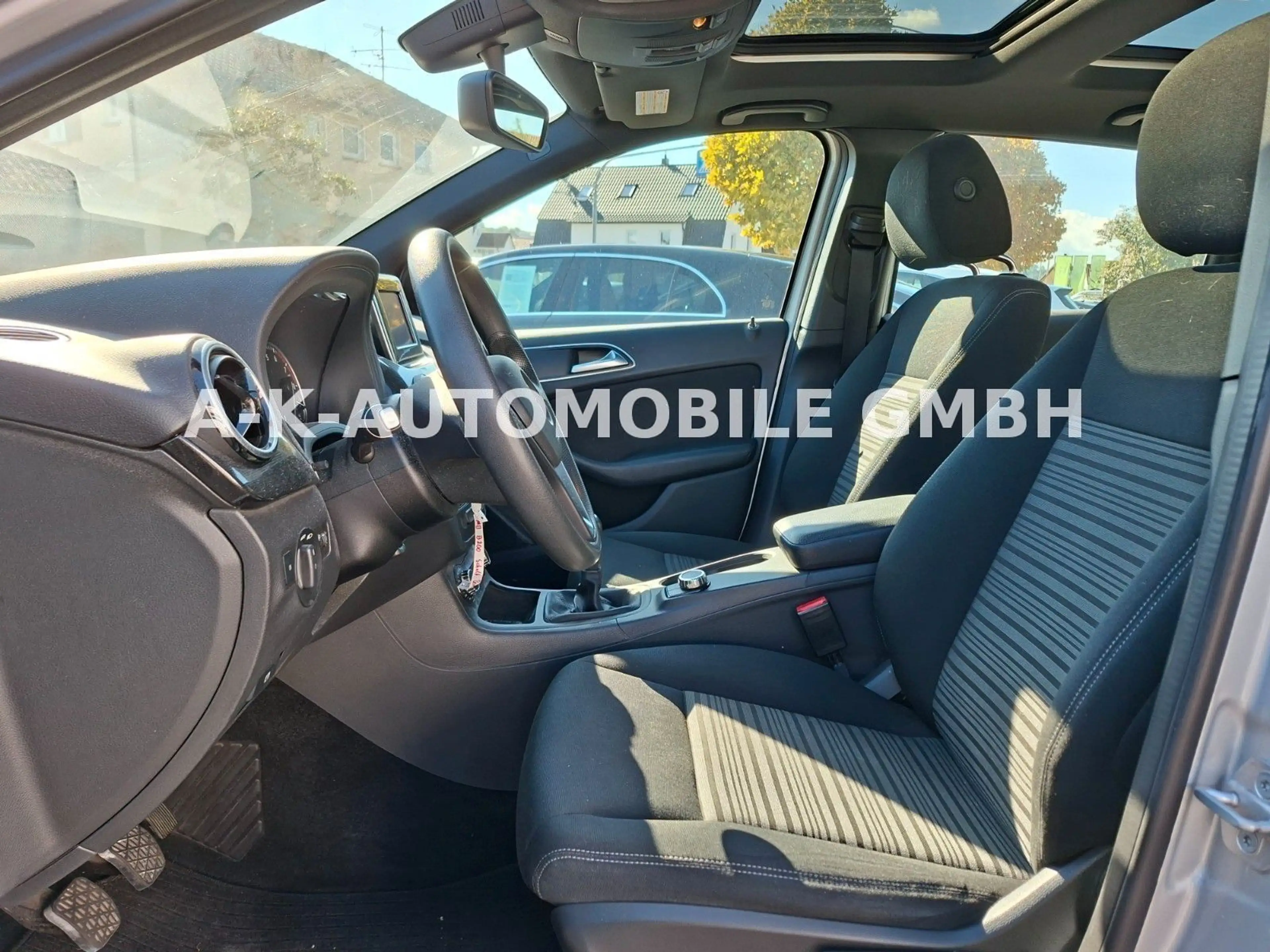 Mercedes-Benz B 200 BlueEfficiency 1-HAND — photo 14