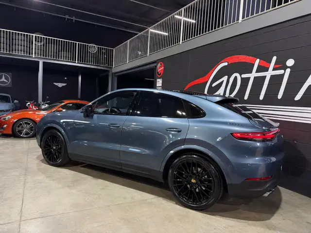 Porsche Cayenne view 5