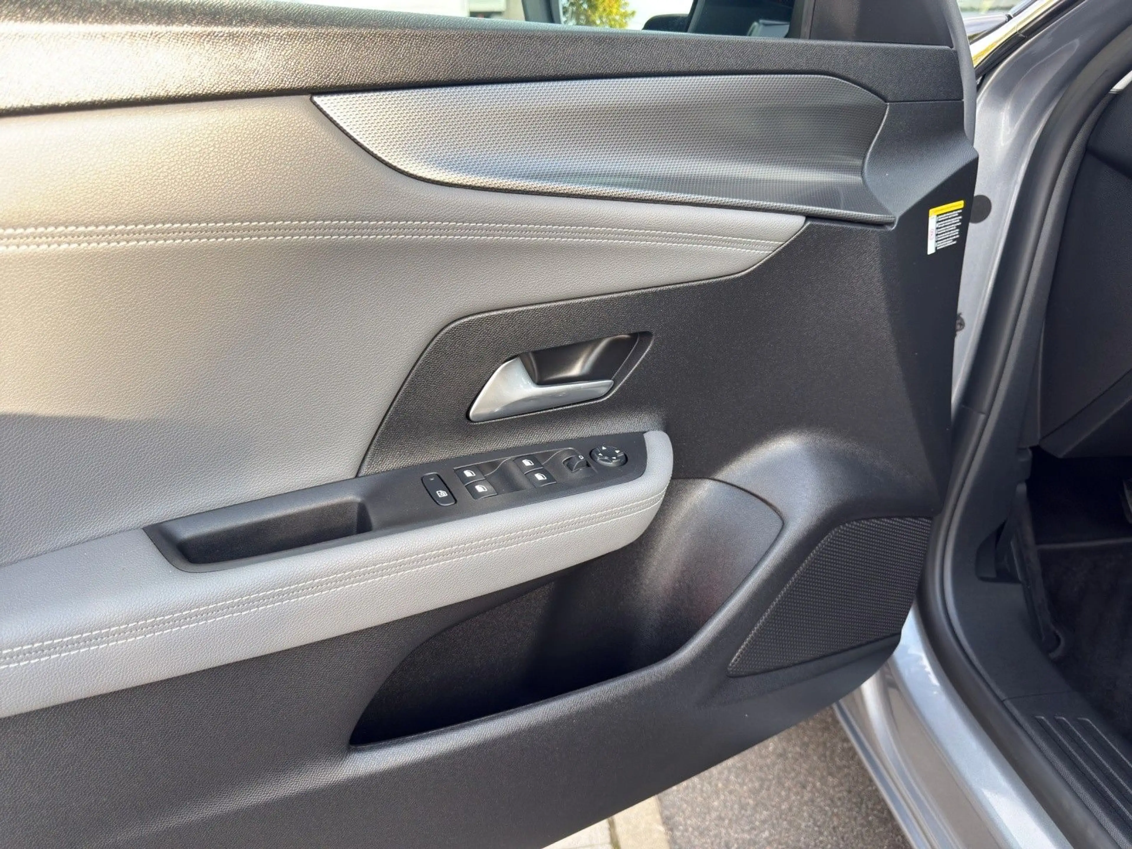 Opel Mokka-E Mokka e Elegance 50 kWh|CarPlay|Kamera|2-farbig — photo 12
