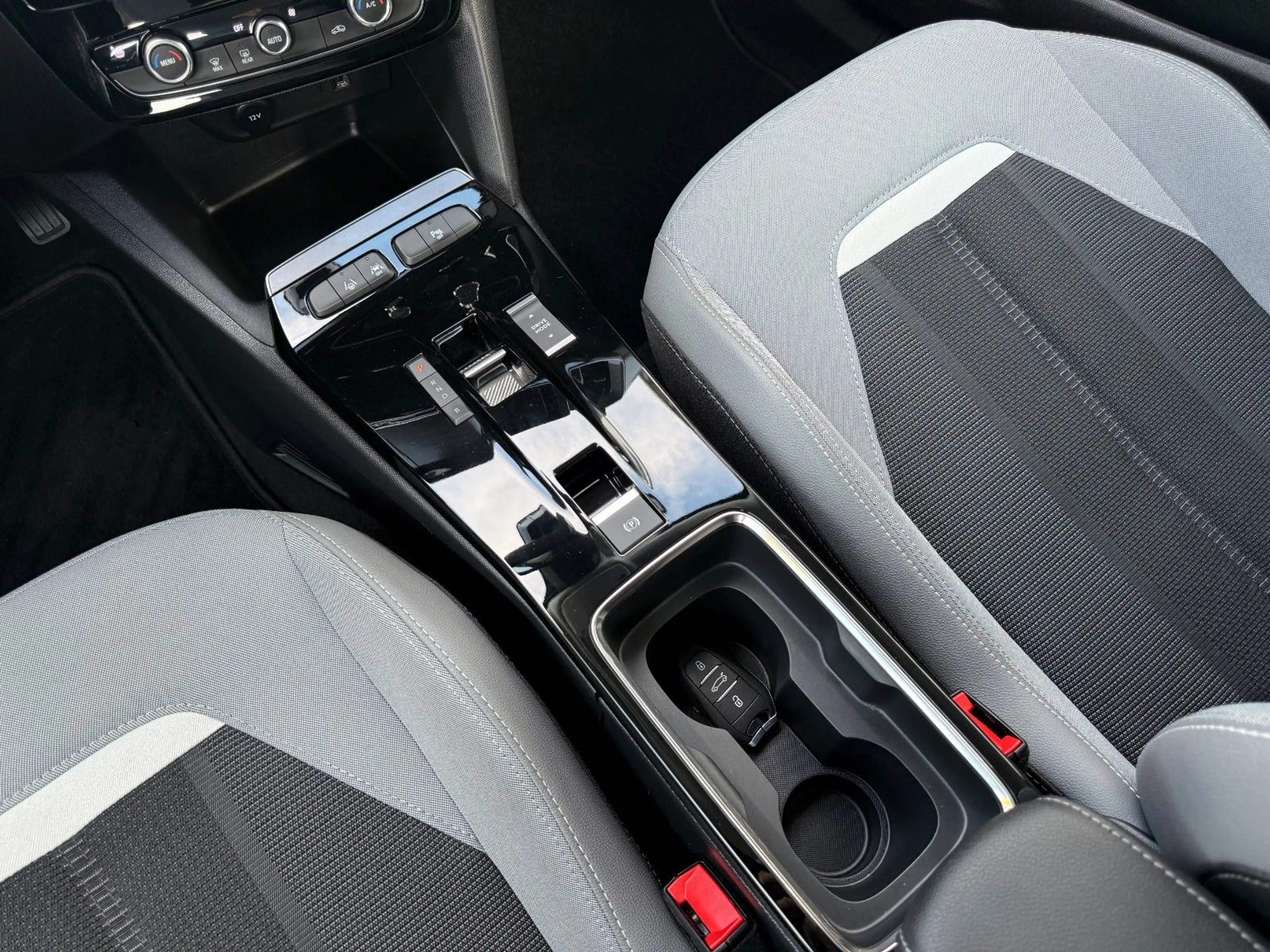 Opel Mokka-E Mokka e Elegance 50 kWh|CarPlay|Kamera|2-farbig — photo 21