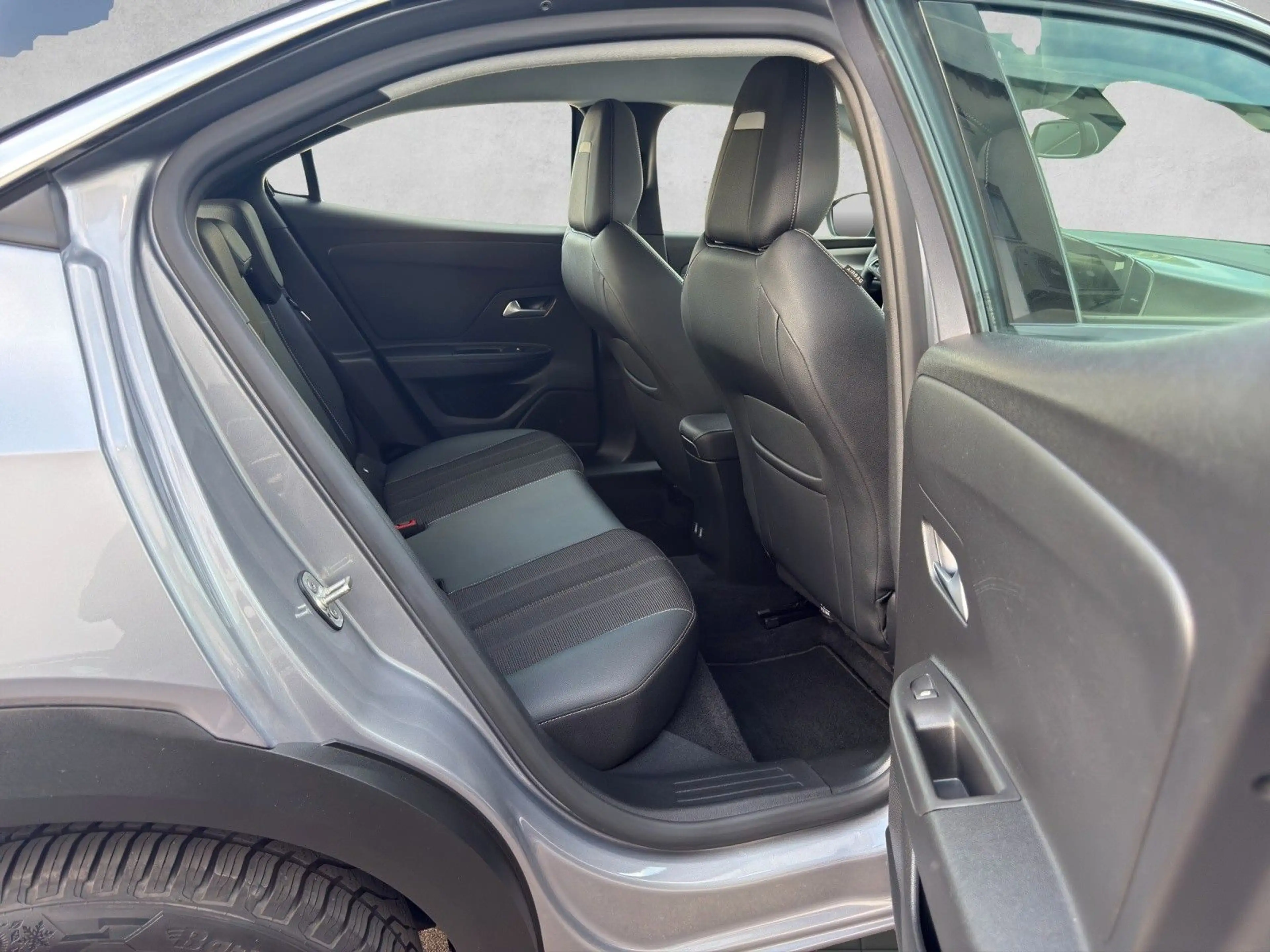 Opel Mokka-E Mokka e Elegance 50 kWh|CarPlay|Kamera|2-farbig — photo 27