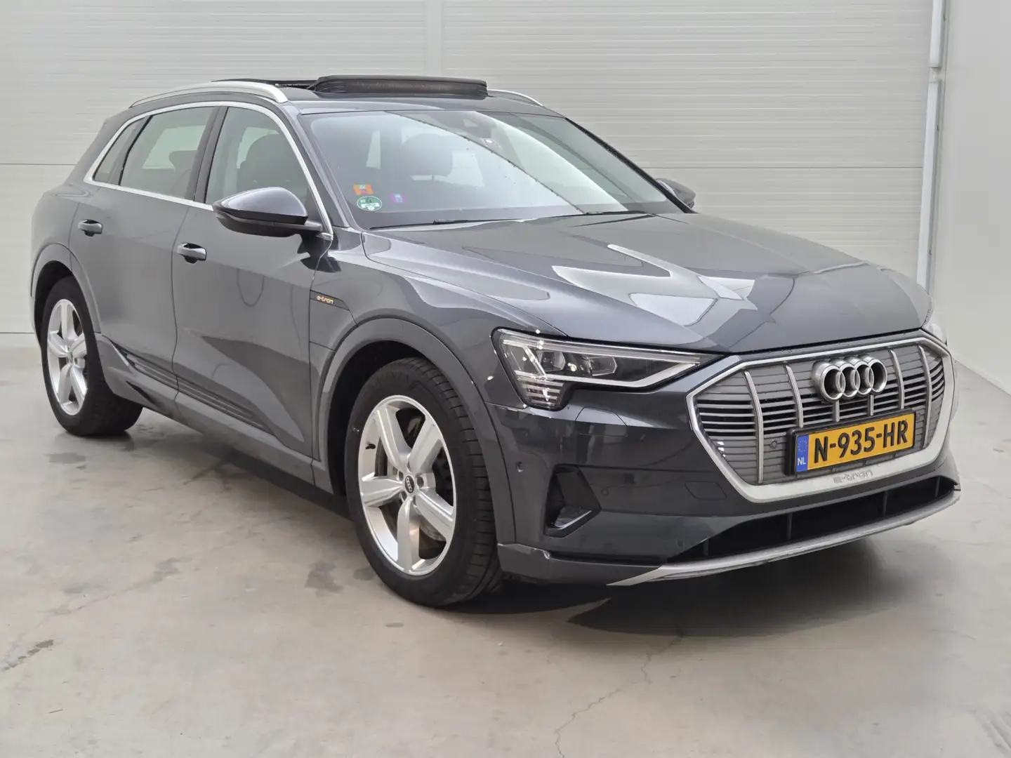 Audi e-tron 55 quattro Advanced edition Plus 95 kWh | Panorama Gris - 2