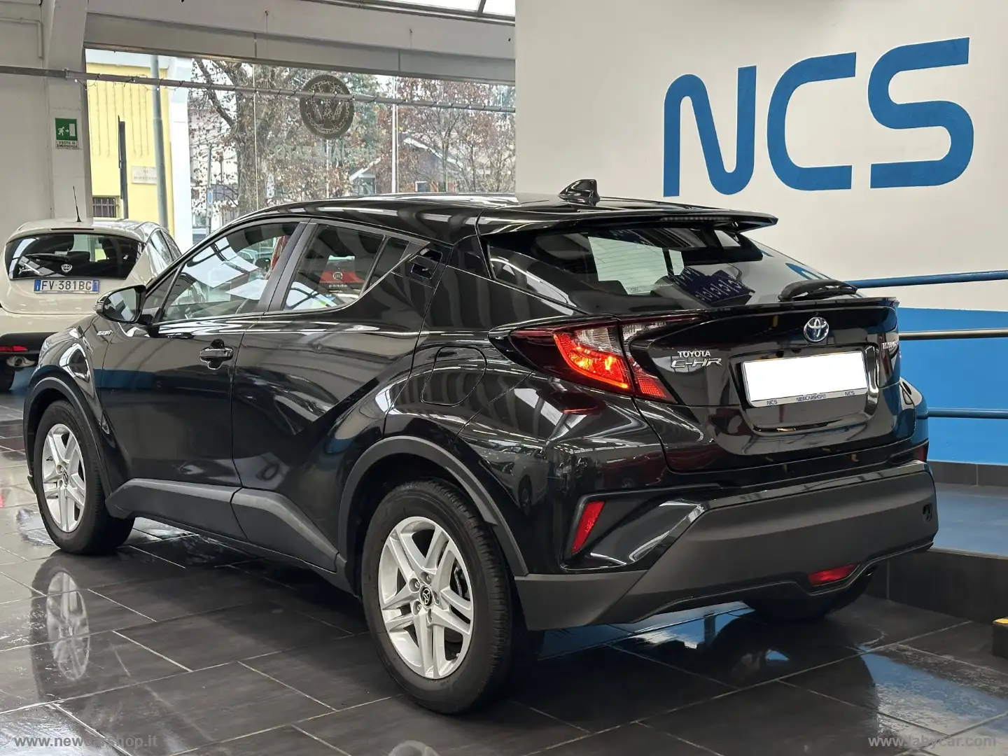 Toyota C-HR 1.8 Hybrid E-CVT Business Noir - 2