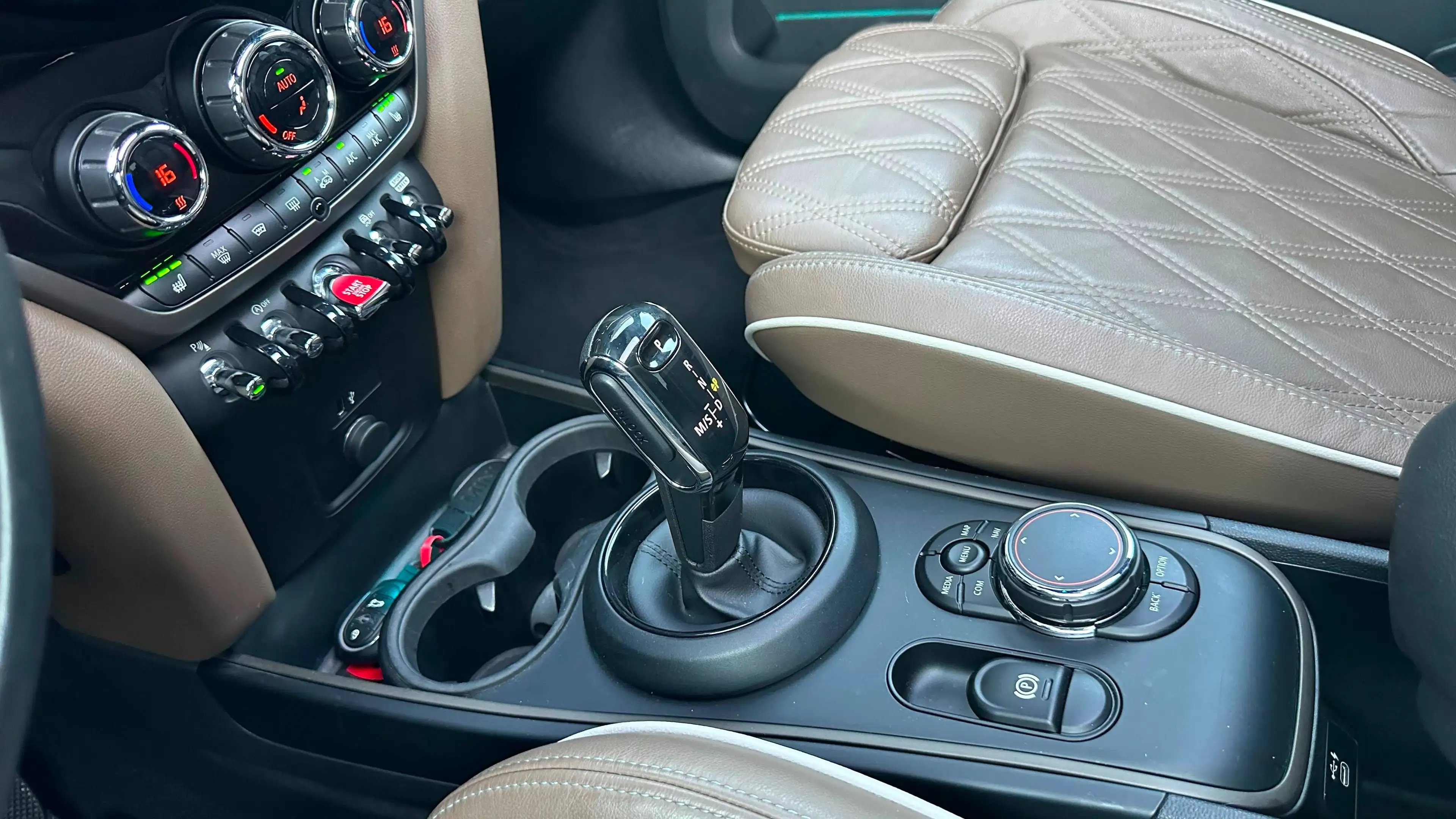 MINI Cooper S Countryman 2.0AS/PANO/NAPA LEDER/CAM/KEYLES/LED HARMAN KARDON/***FULL — photo 13