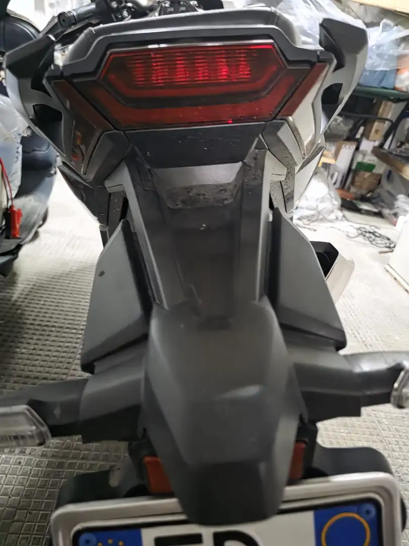 Honda X-ADV Alb - 2