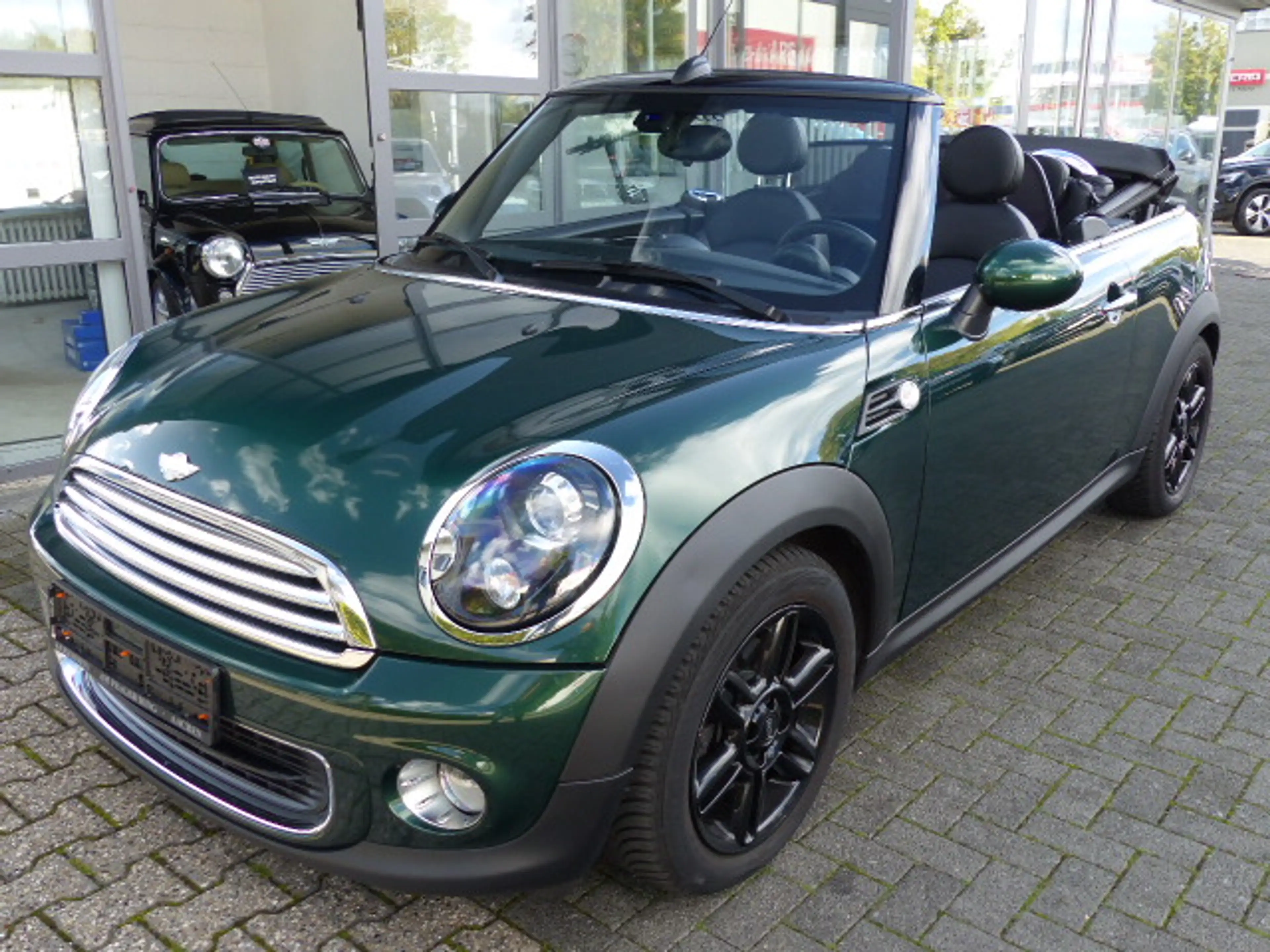 MINI One Cabrio 1.6 EU6*Bi-XENON*NAVI*CHILI*KLIMAAUT.*SHZ*ALLWETTER*