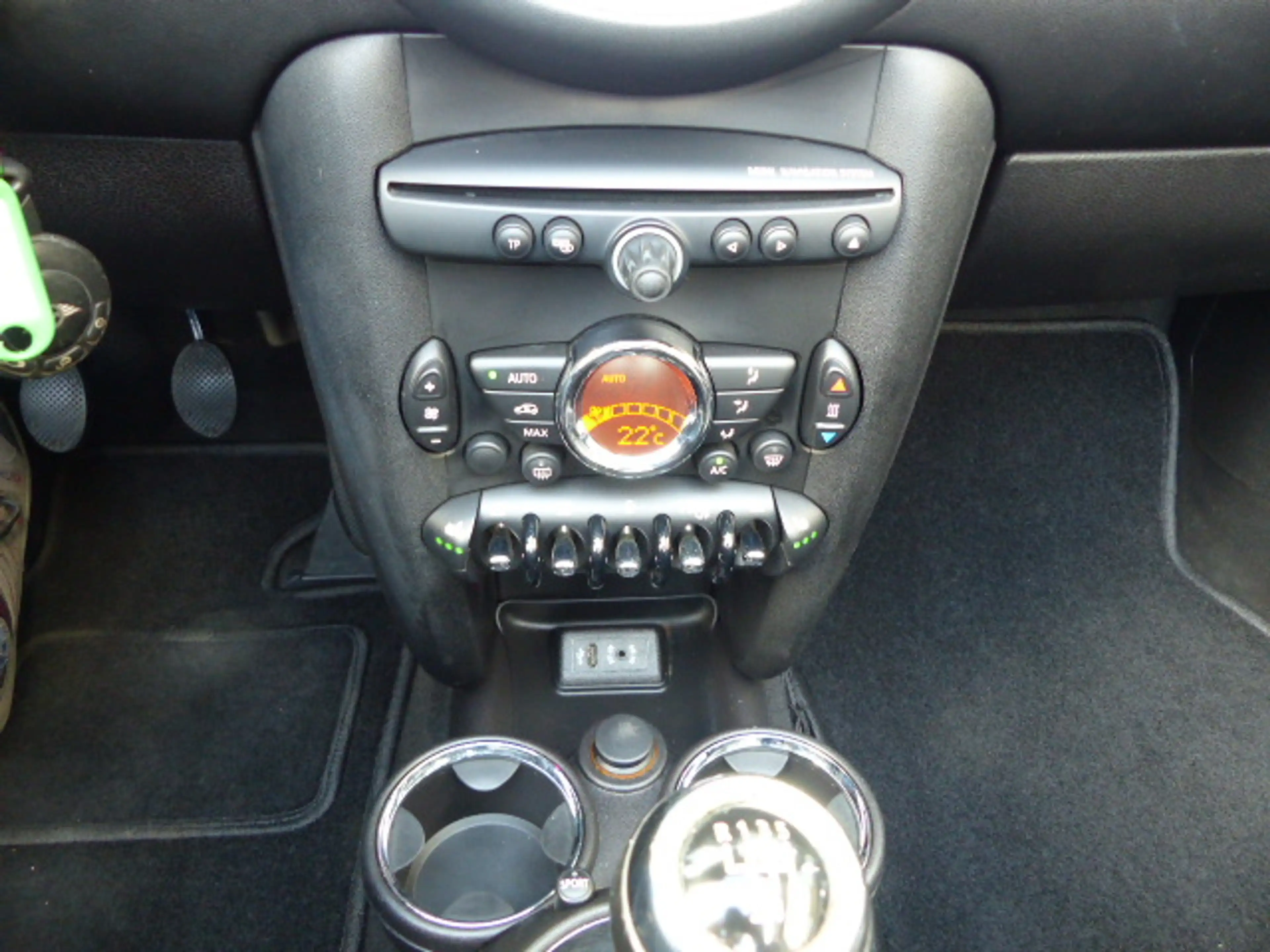 MINI One Cabrio 1.6 EU6*Bi-XENON*NAVI*CHILI*KLIMAAUT.*SHZ*ALLWETTER* — photo 13
