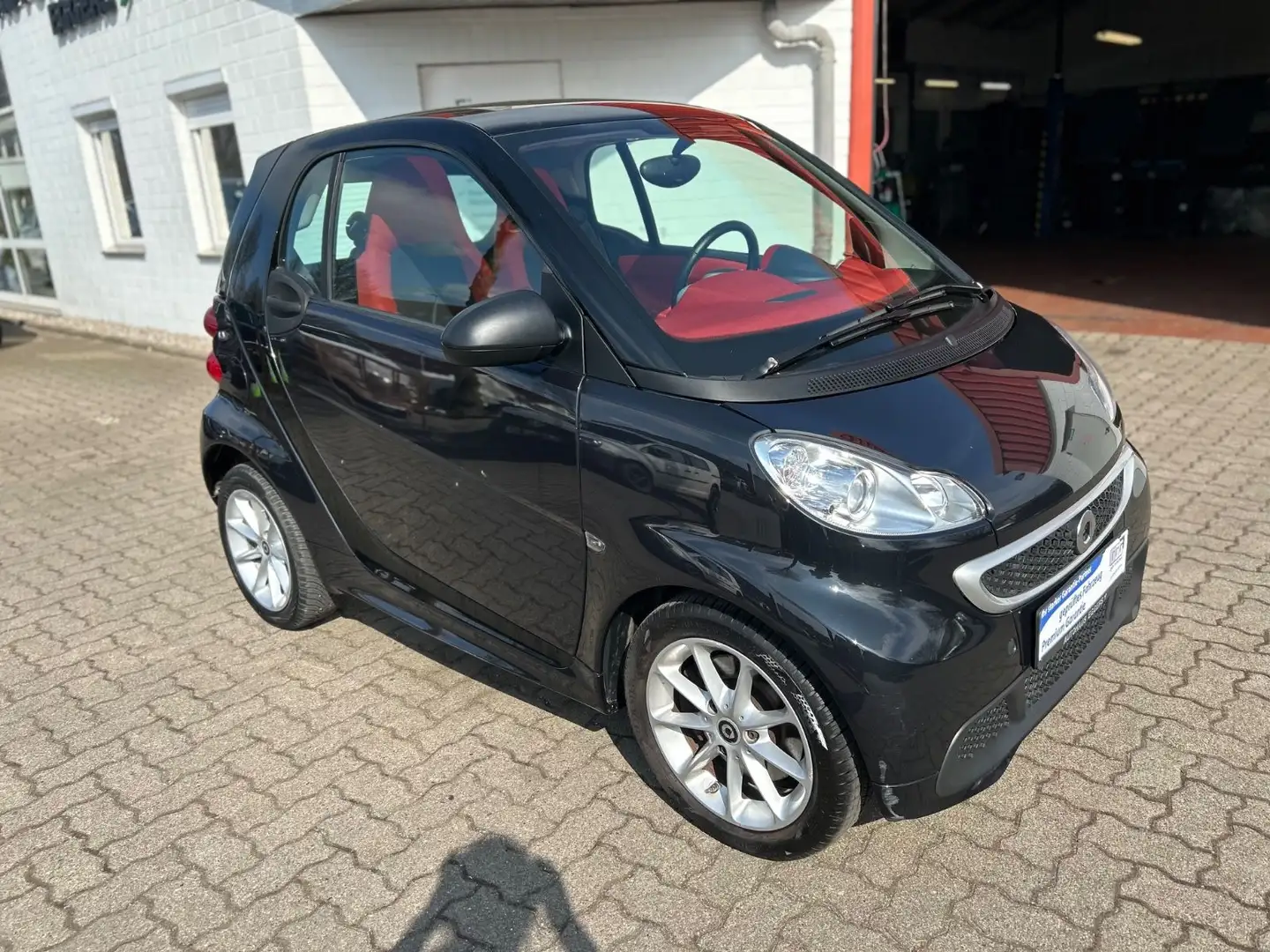 smart forTwo fortwo coupe 62kW/PANO/SHZ/GJR/LMF/KLIMA Schwarz - 2