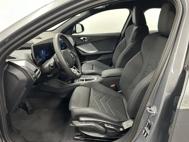 BMW 1 Series view 4