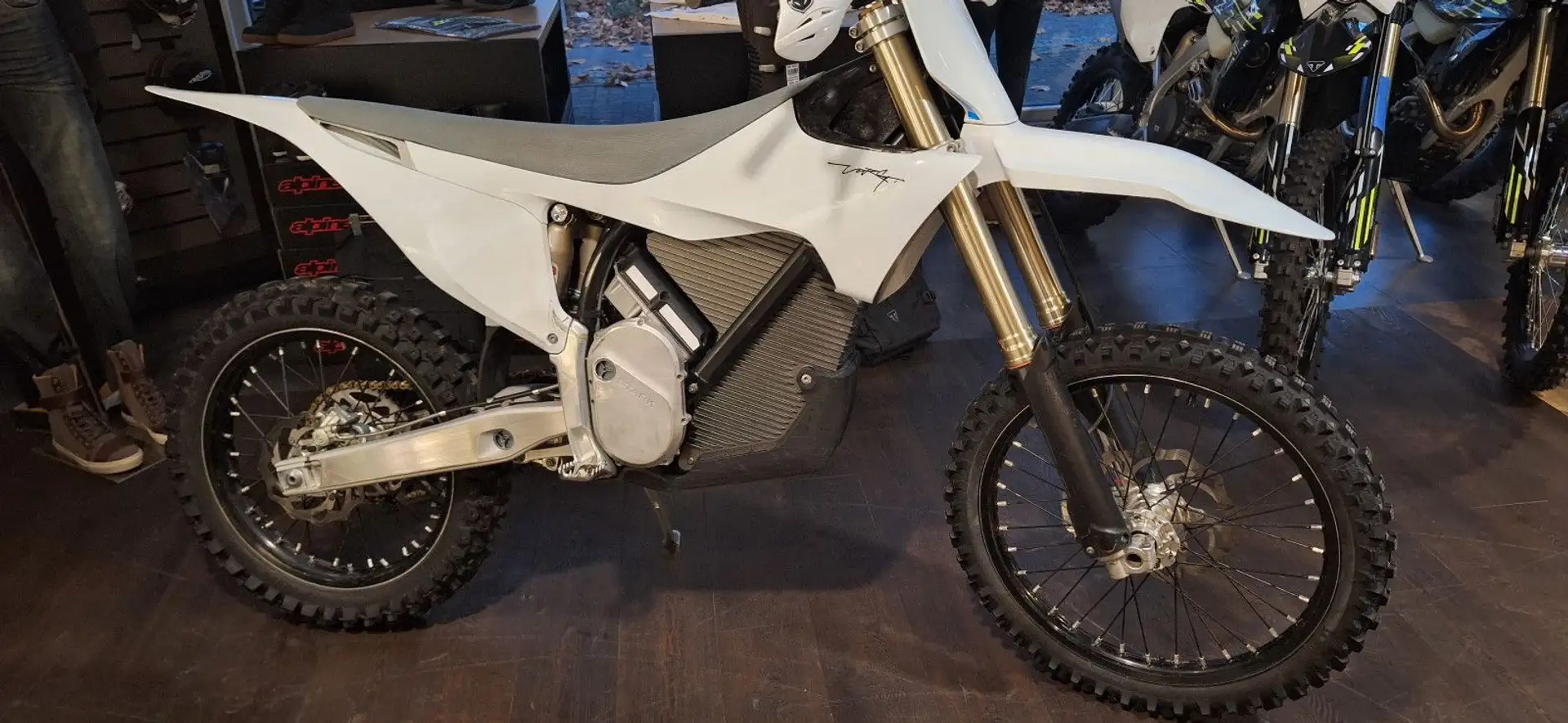 Sonstige Marken VARG ALPHA MX ERST 600 KM Weiß - 1