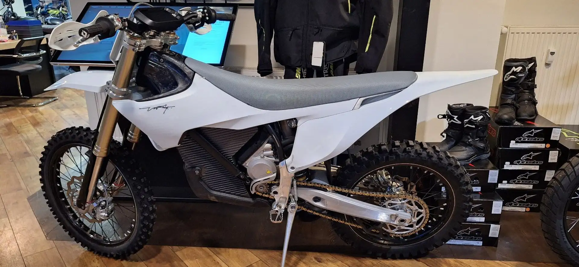 Sonstige Marken VARG ALPHA MX ERST 600 KM Weiß - 2